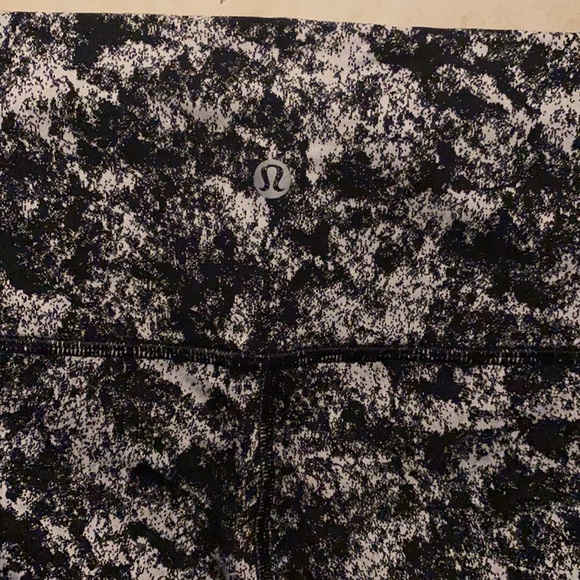 Lululemon leggings 28” luxtreme new - Picture 4 of 9